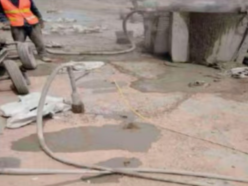 宁洱水泥混凝土路面板底注浆技术 路面脱空注浆整治方案