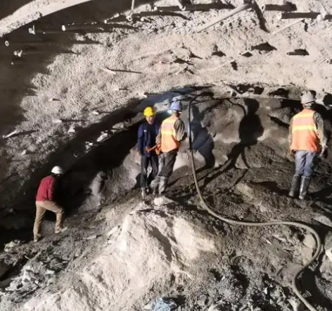 宁洱拱顶带模注浆料的施工流程及注意事项